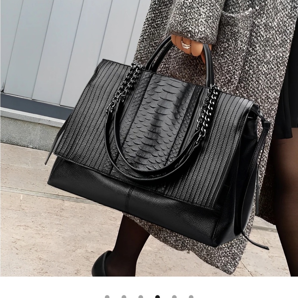 Elegant Black Handbag